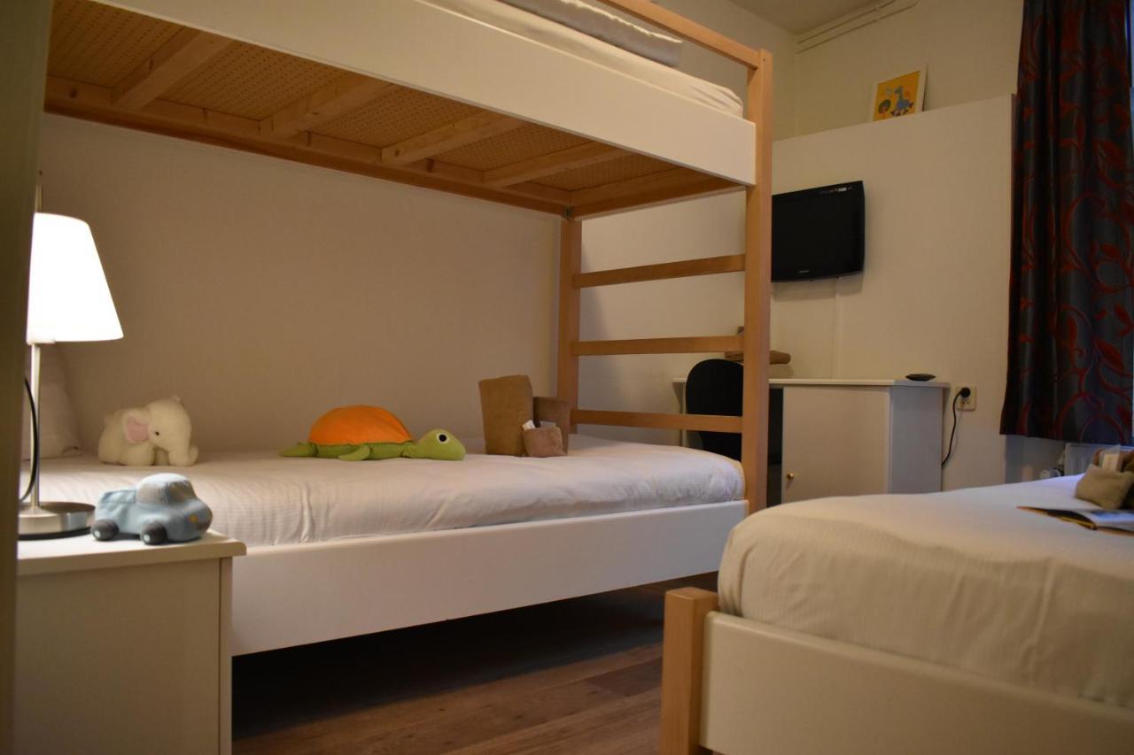 Family Room (2 Adults + 2 Children),1186603243:JPEG